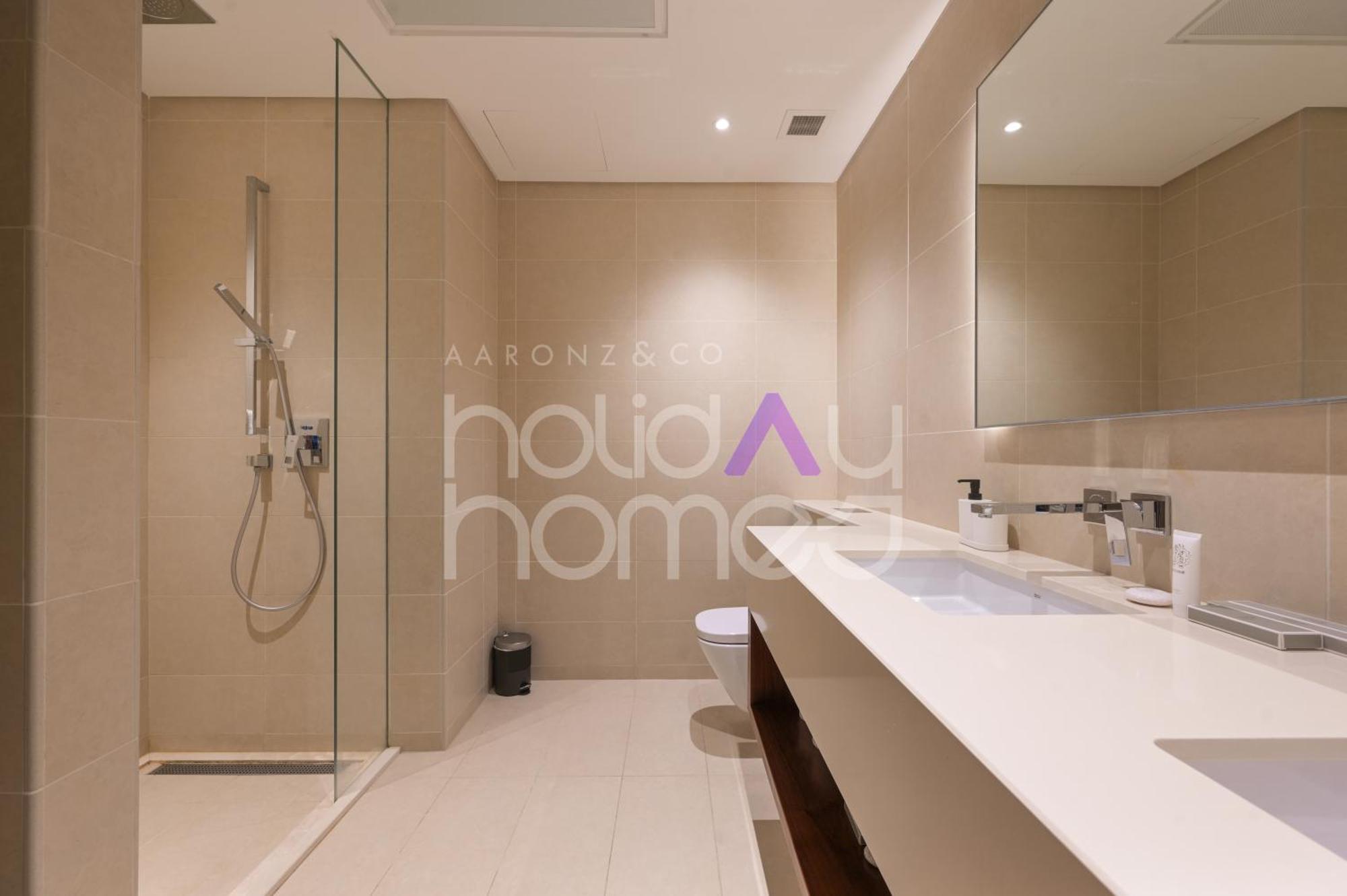 Apartment Spacious And Elegant 2br Marina Gate 2