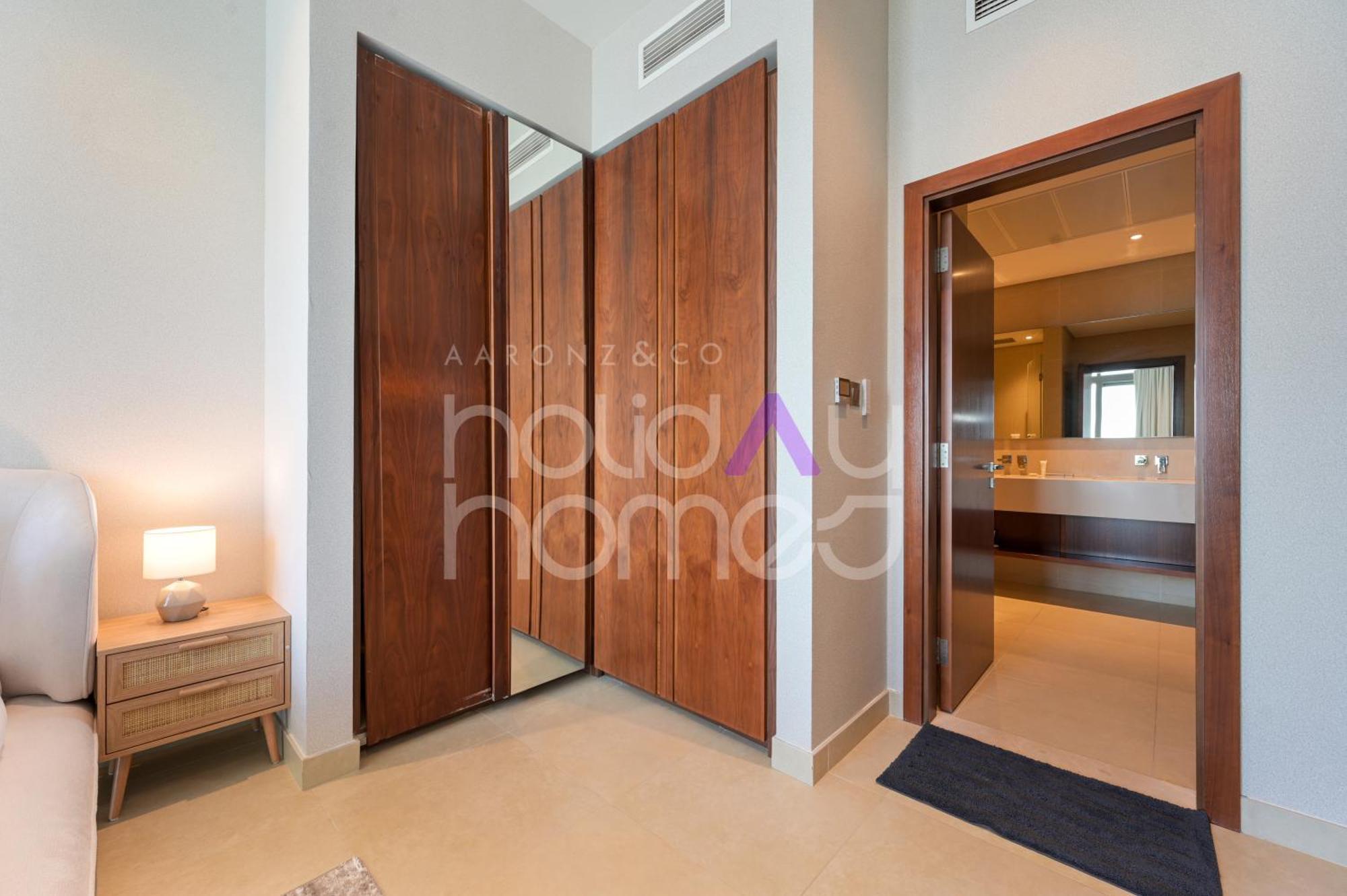 Spacious And Elegant 2br Marina Gate 2