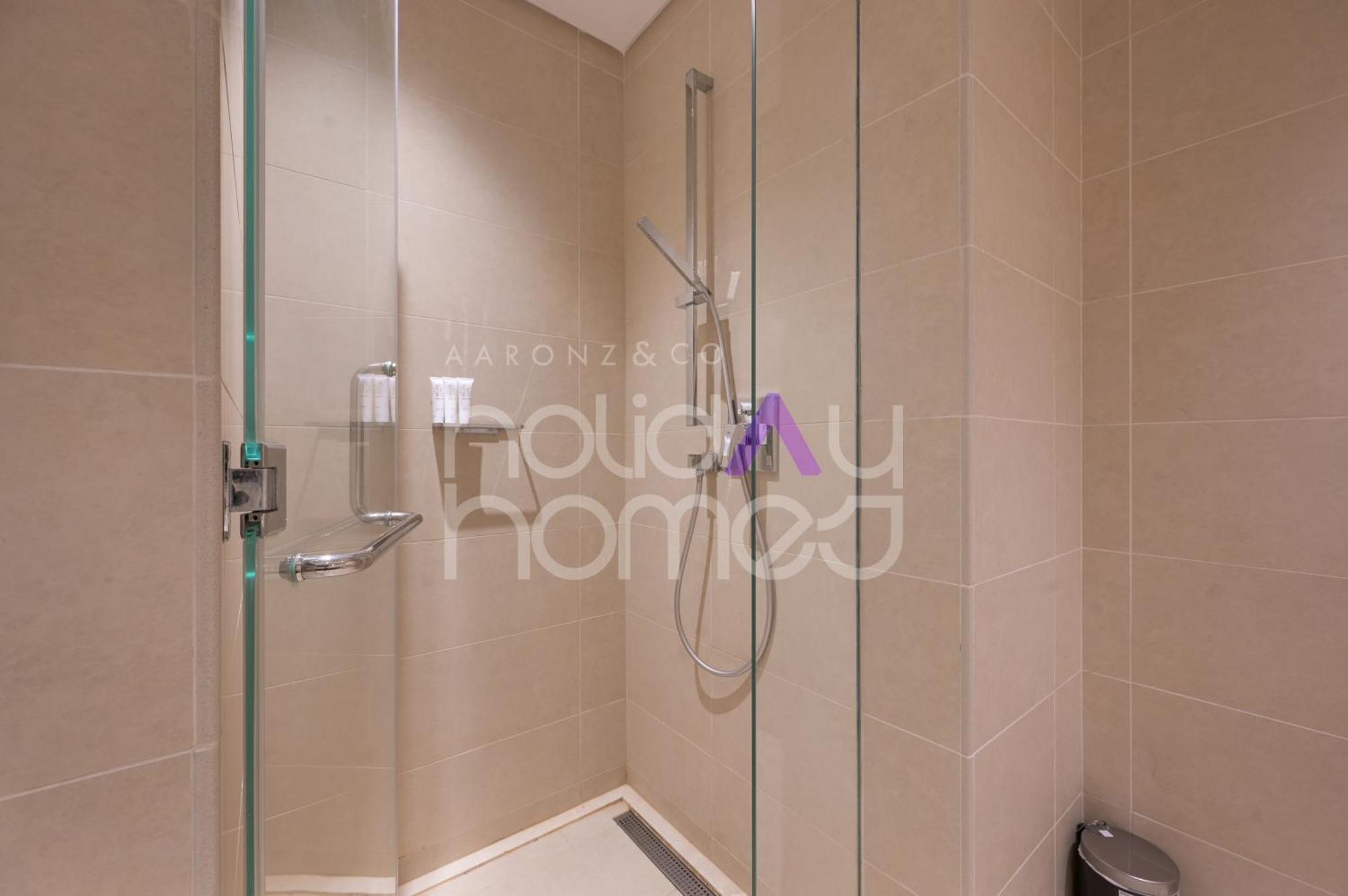 Apartment Spacious And Elegant 2br Marina Gate 2 Dubai